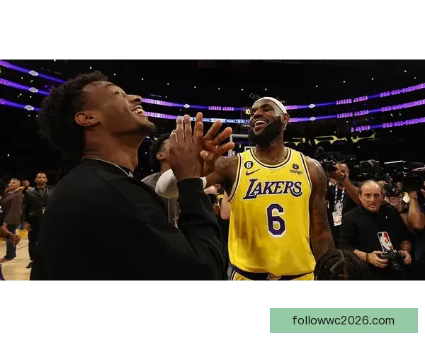 詹姆斯赛后暖心致敬ESPN女记者：原本该去冰敷但我必须回来你太棒了