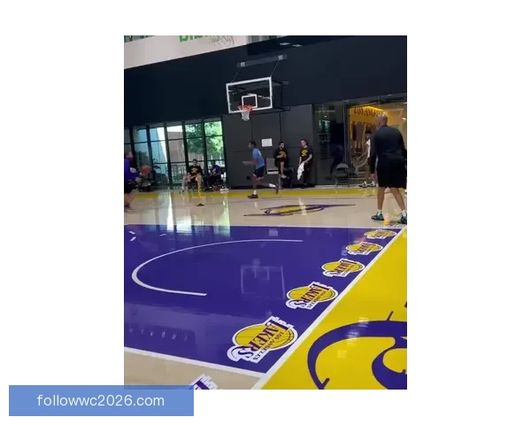 詹姆斯连发动态狂赞布朗尼布莱斯轻松夺得西区冠军